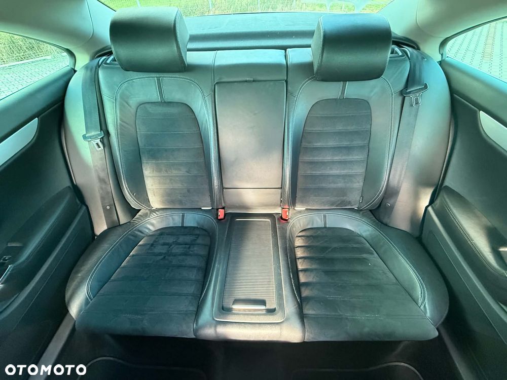 Volkswagen Passat 1.8 TSI R-Line Edition - 11