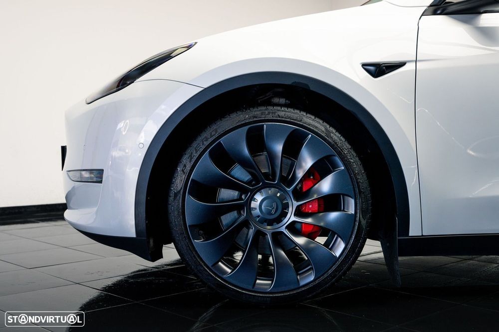 Tesla Model Y Performance Dual Motor AWD - 12