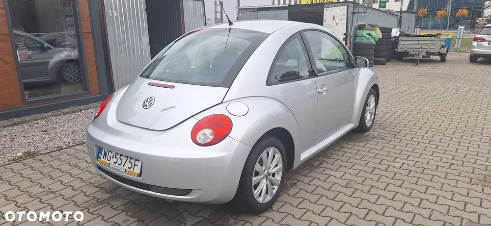 Volkswagen New Beetle - 14