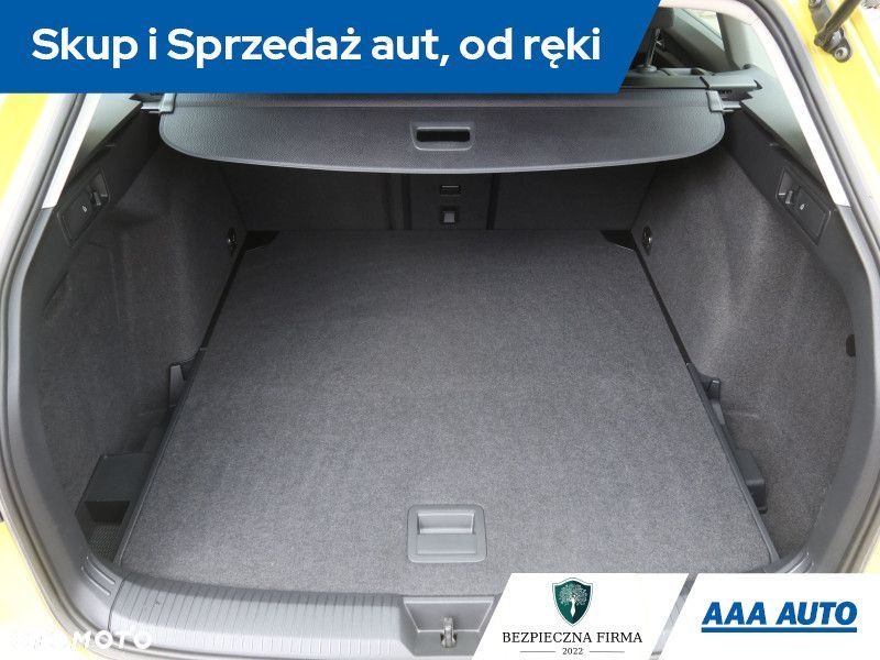 Volkswagen Golf Variant - 15