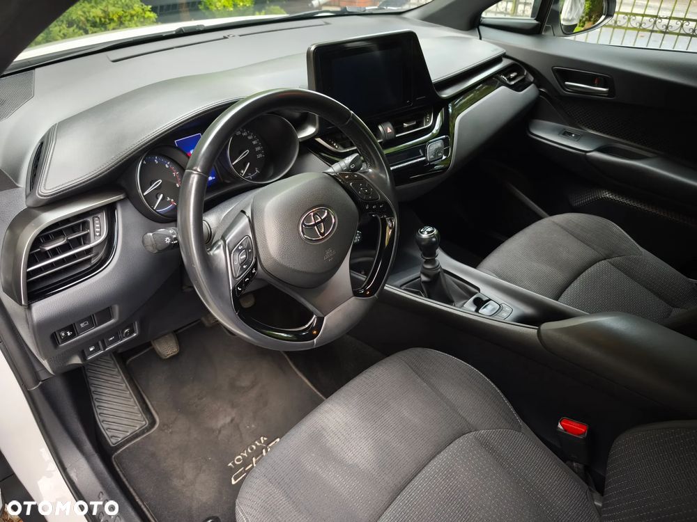 Toyota C-HR 1.2 T Premium - 28