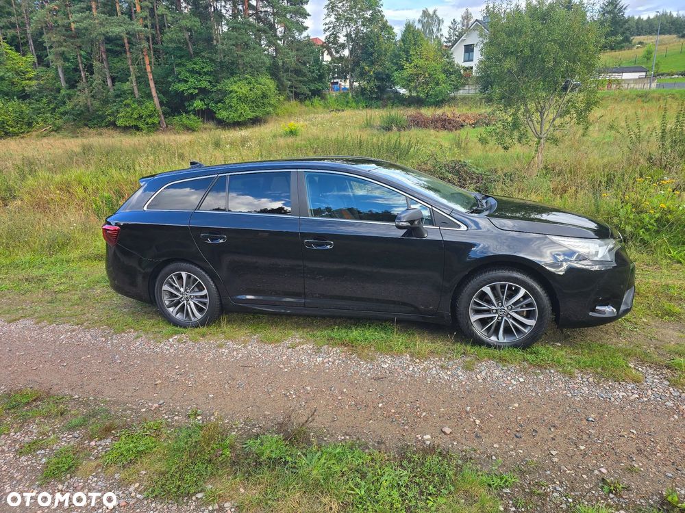 Toyota Avensis 1.8 Premium - 5