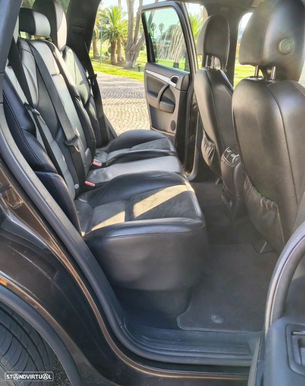Porsche Cayenne Tiptronic S - 9