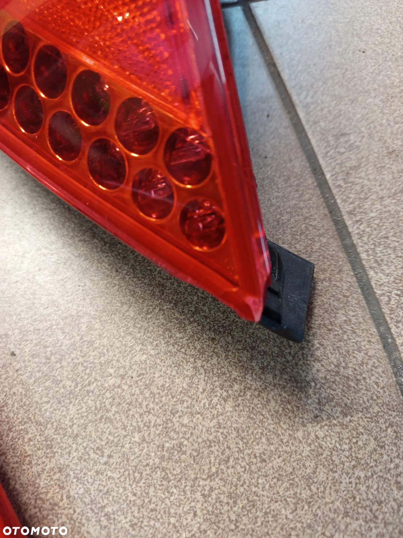 lampa tył prawa org eu  w blotnik i klape  peugeot 307cc poznan - 2