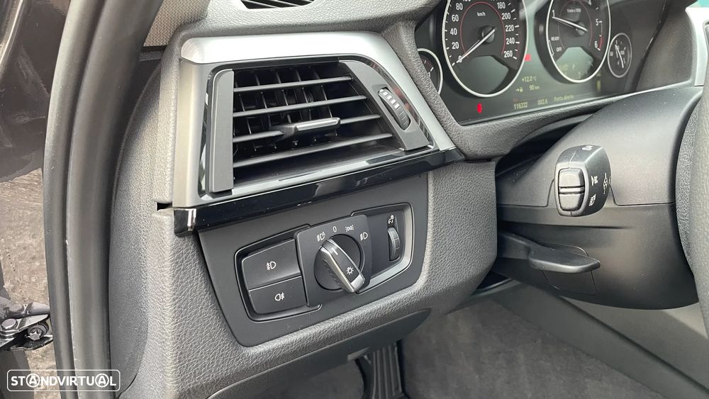 BMW 320 d Auto Line Sport - 24