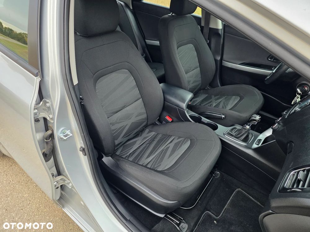 Kia Ceed - 14