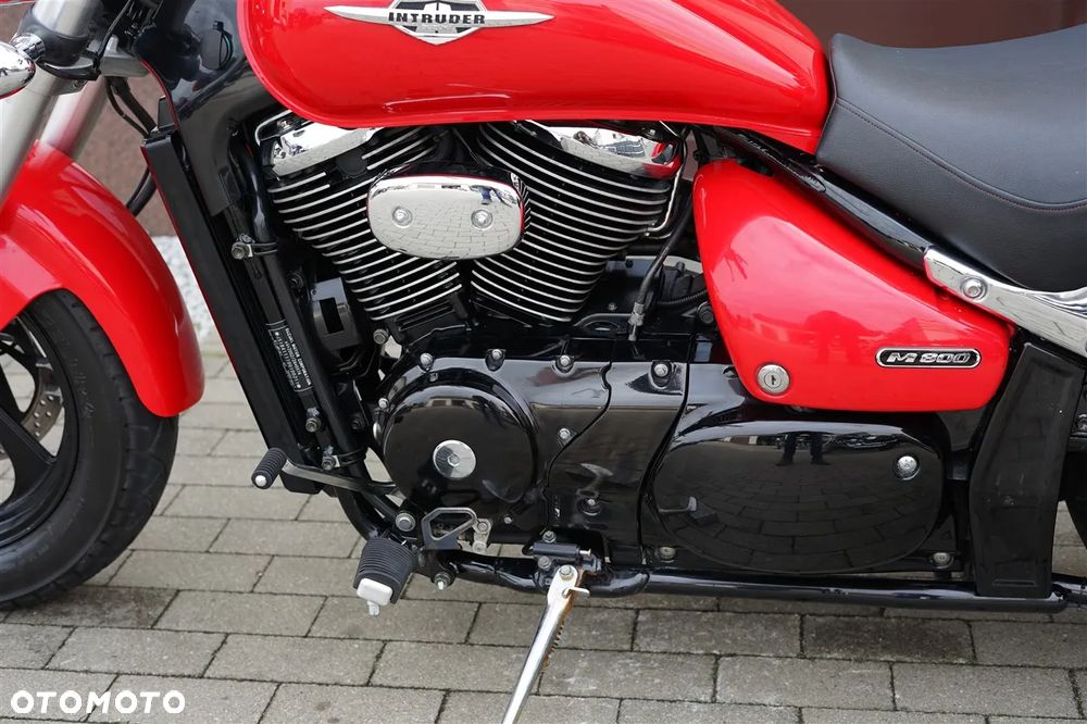Suzuki Intruder - 26