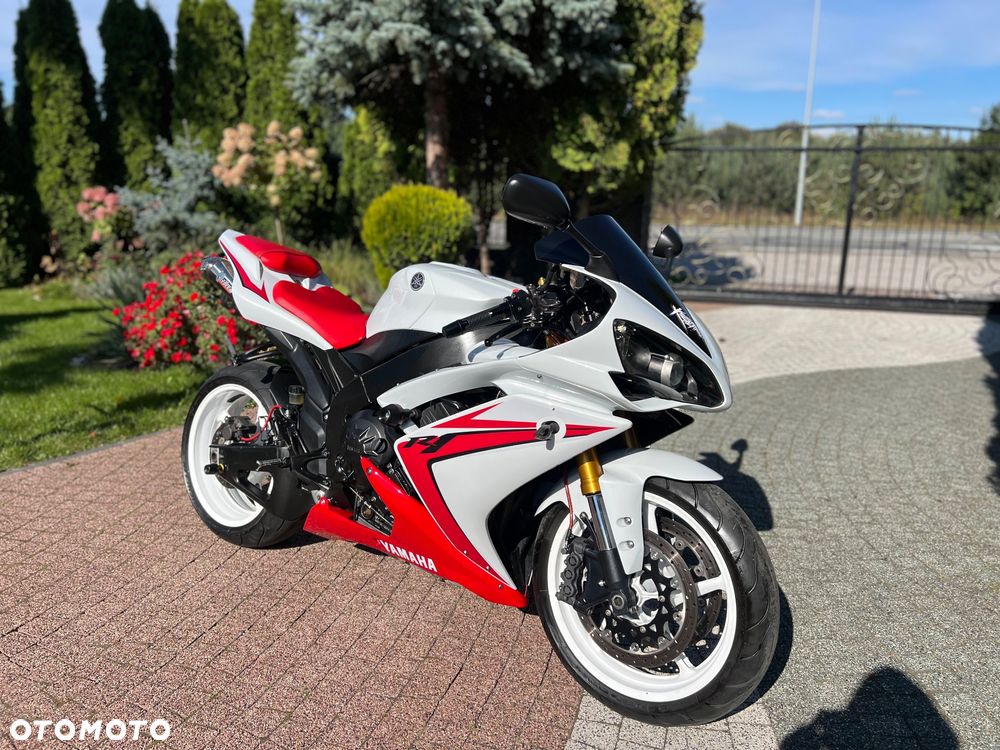 Yamaha R1 - 1