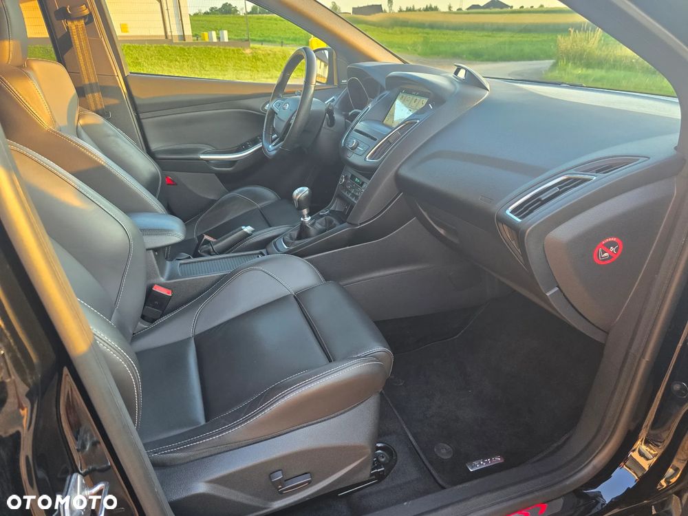 Ford Focus - 30