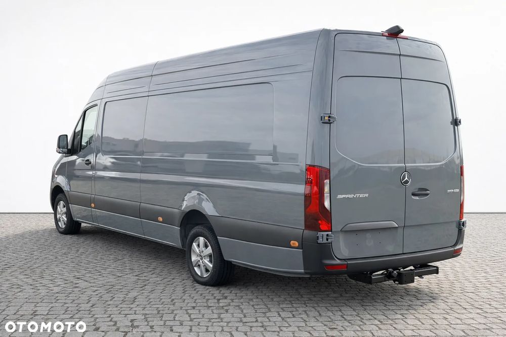 Mercedes-Benz Sprinter - 4