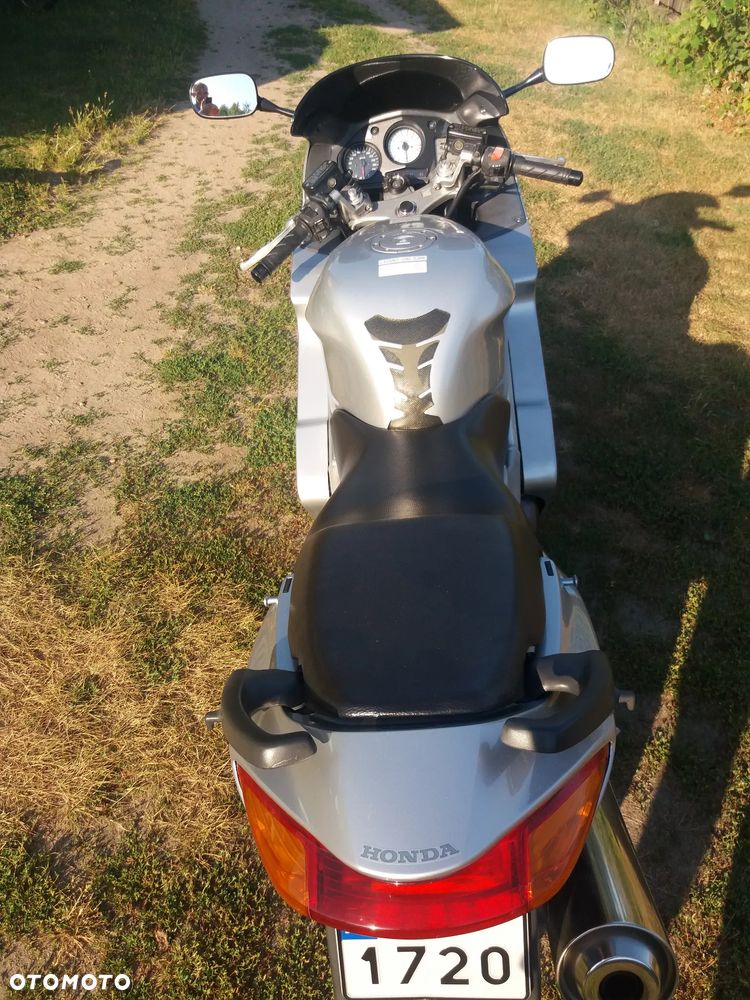 Honda VFR - 3