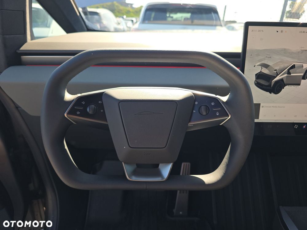 Tesla Cybertruck - 11