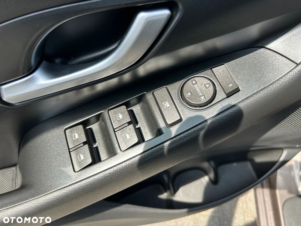 Hyundai i30 1.5 DPI Classic + - 8