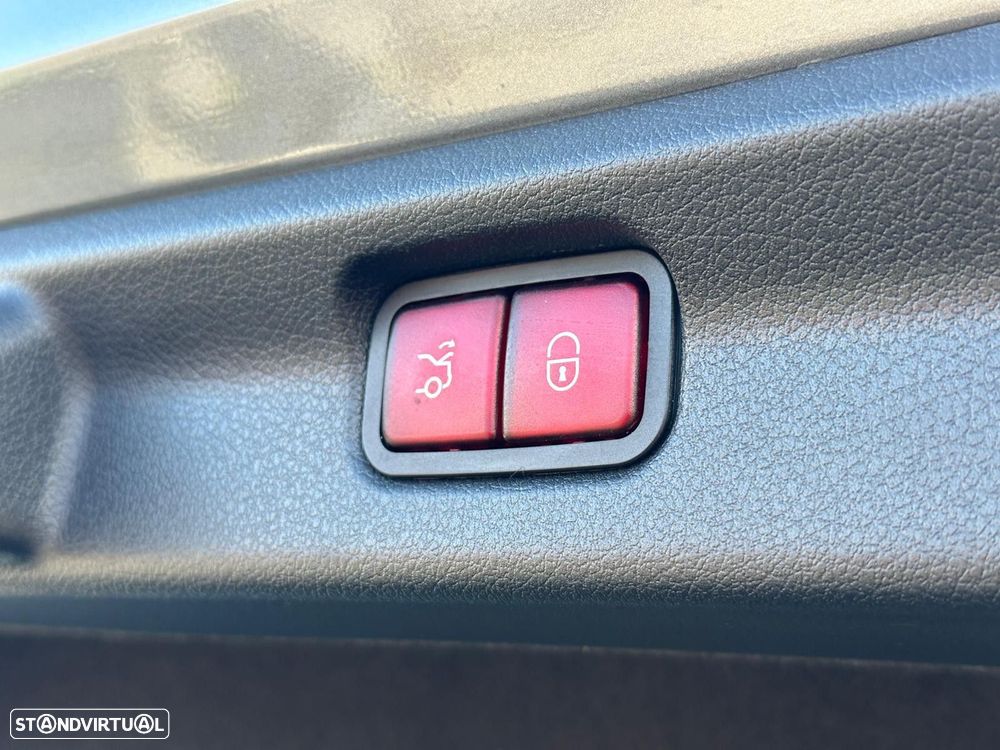 Mercedes-Benz EQE - 38