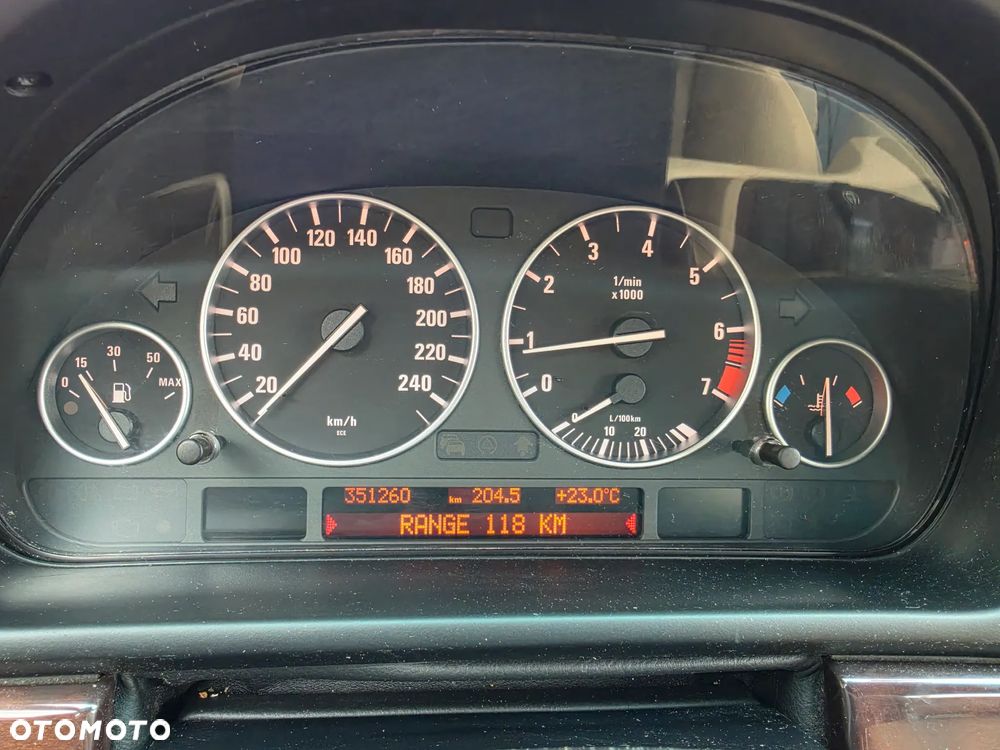 BMW Seria 5 525i - 12