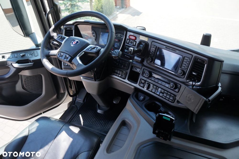 Scania P 450 6x2 CHŁODNIA KONTENER 8.45 m 21 PALET OŚ SKRĘTNA WINDA - 20