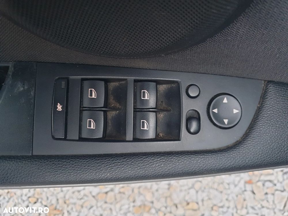 BMW Seria 3 320d DPF Efficient Dynamics Edition - 29