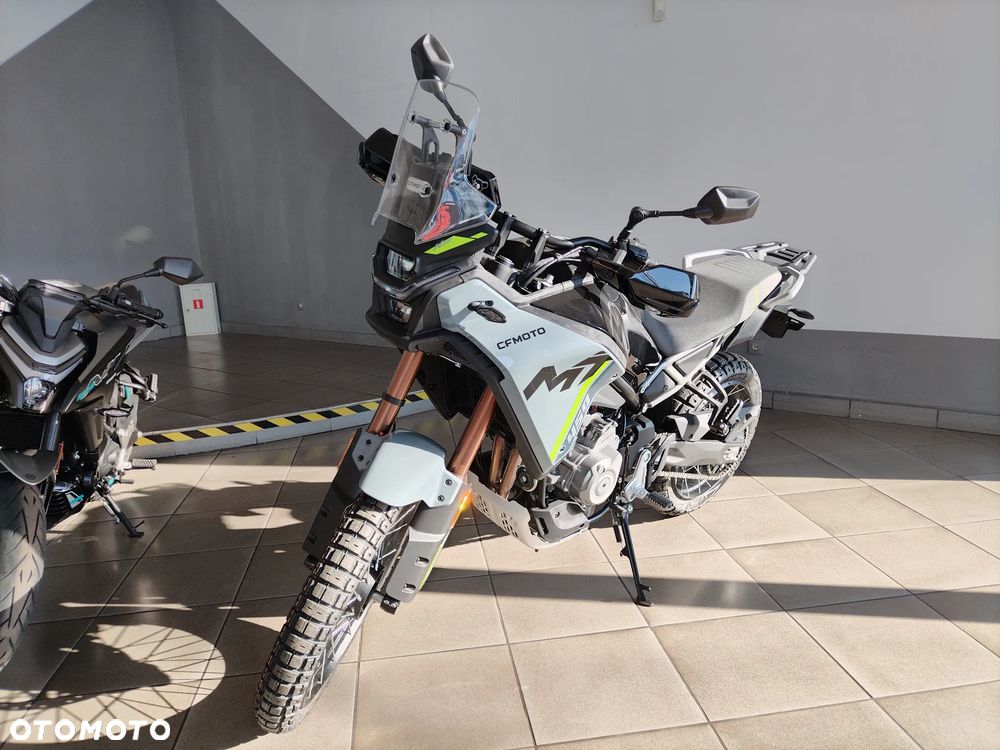 CFMoto 450MT