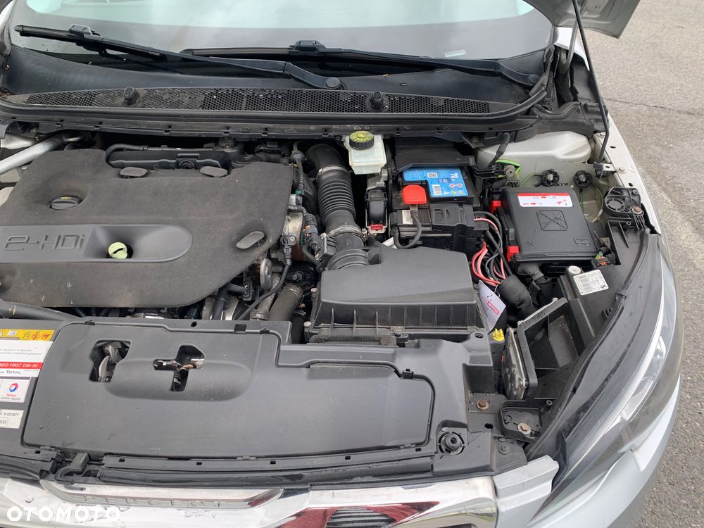 Peugeot 308 BlueHDi FAP 150 Stop&Start Automatik Allure - 13