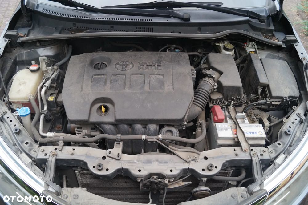 Toyota Corolla 1.6 Active - 32