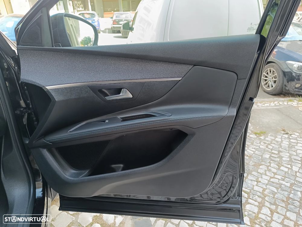 Peugeot 5008 PureTech 130 EAT8 Stop & Start Allure Pack - 29