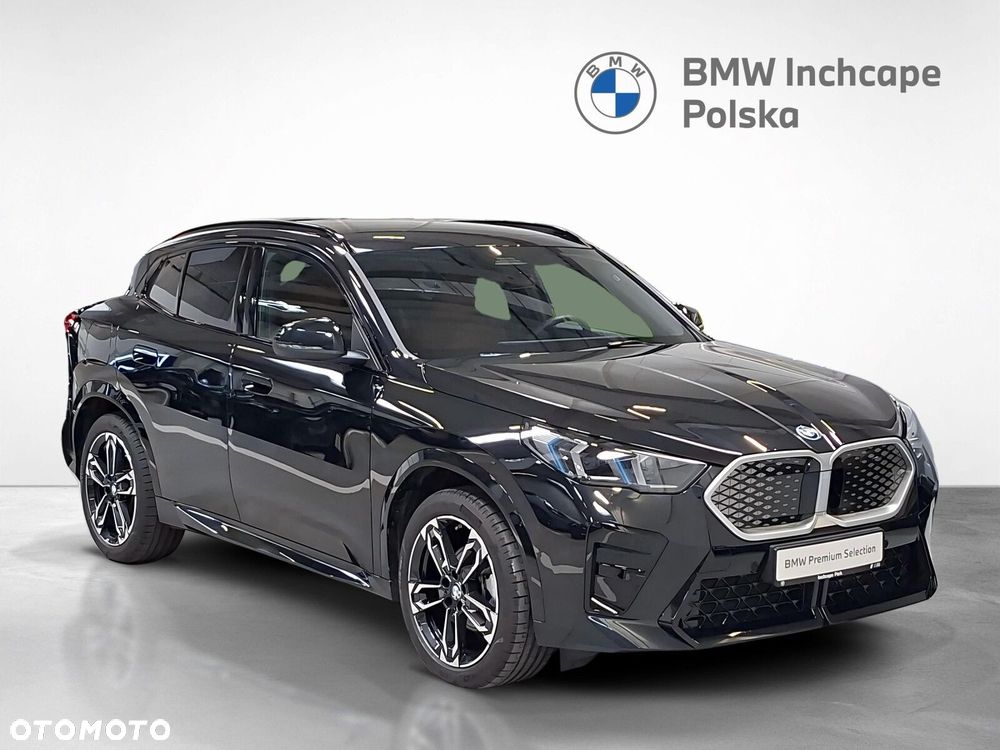BMW iX2 eDrive20 66.5kWh M Sport - 8
