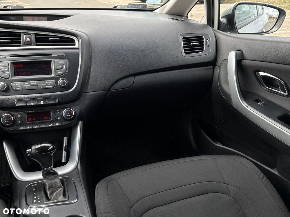 Kia Ceed - 12