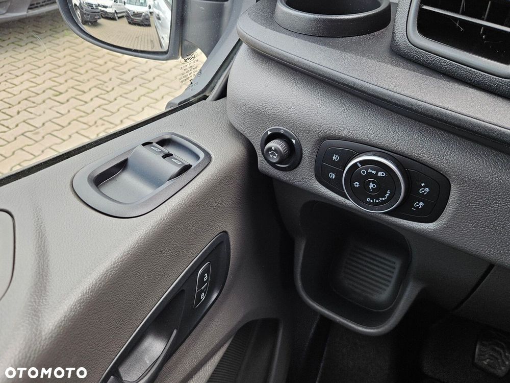 Ford transit L2H2 *59999zł NETTO* Brygadówka 6 osób 2.0TdCi/131KM - 19