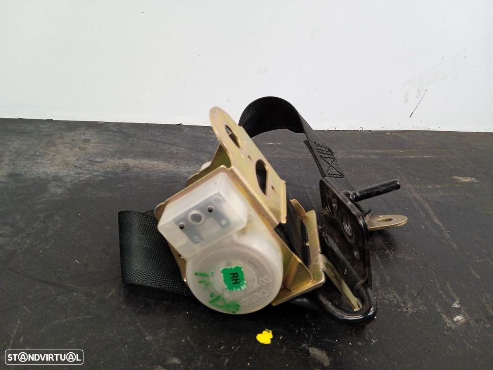 CINTO SEGURANÇA TRASEIRO DIREITO HYUNDAI COUPE 2000 -8982027200 - 3