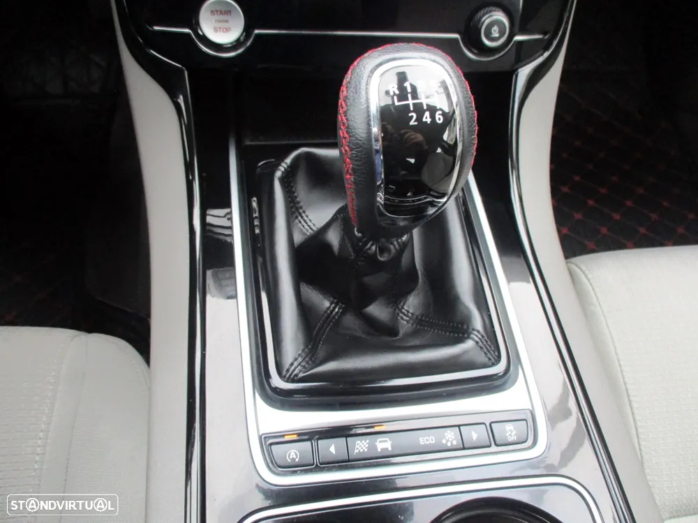 Jaguar XE E-Performance Portfolio - 33