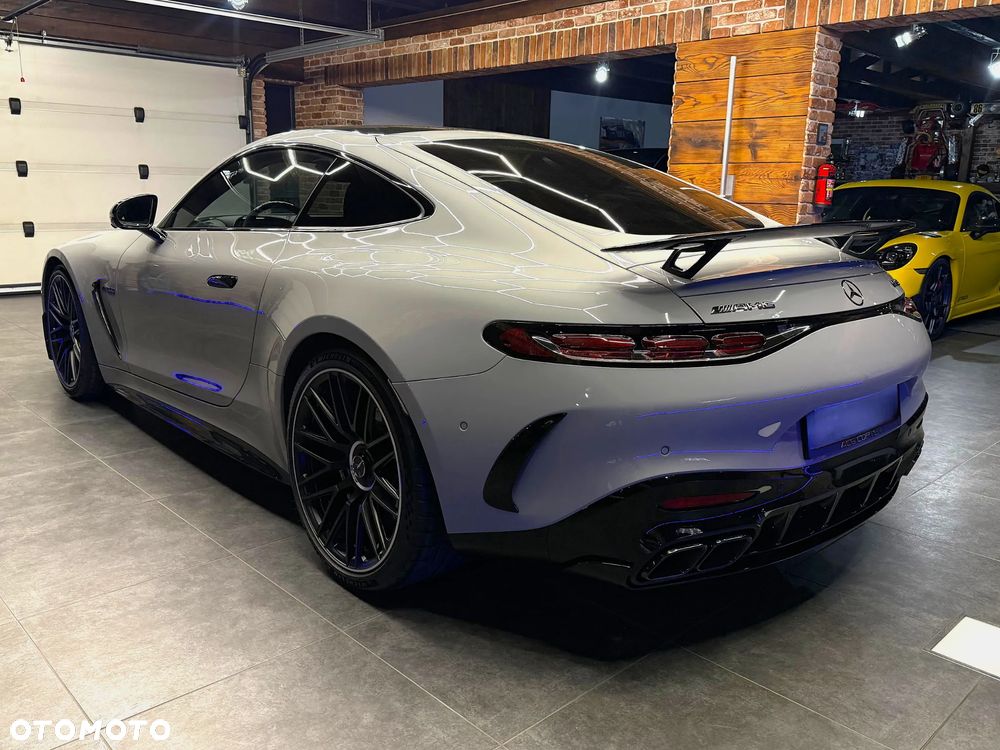 Mercedes-Benz AMG GT - 3