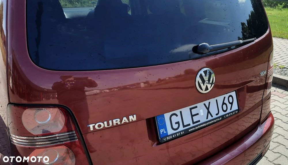 Volkswagen Touran 1.9 TDI DSG Conceptline - 6