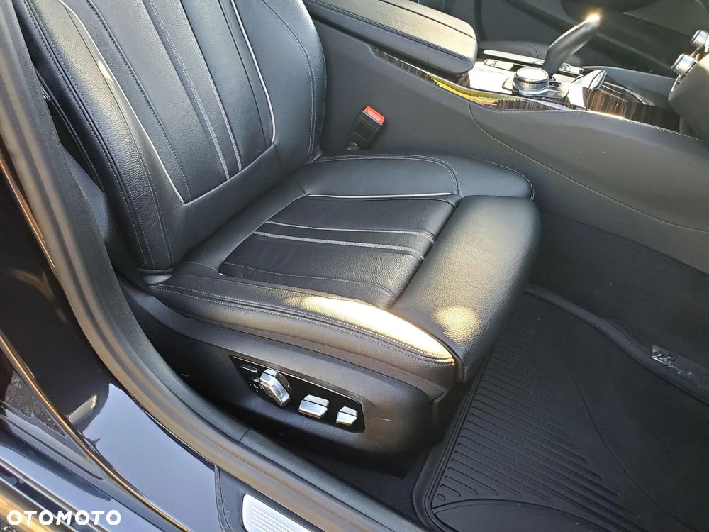 BMW Seria 5 540i xDrive M Sport Edition - 21