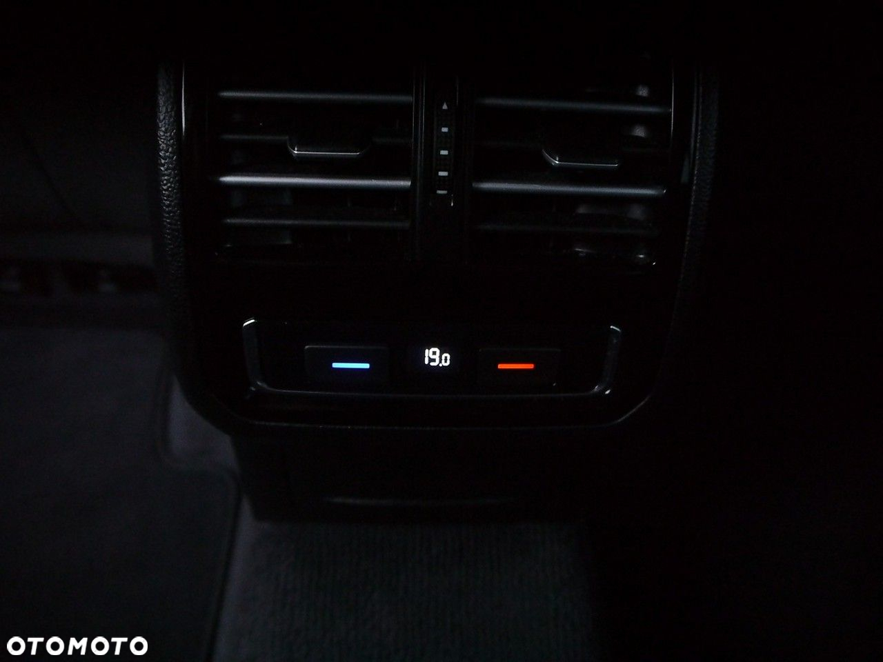 Volkswagen Passat Variant 1.6 TDI (BlueMotion Technology) Comfortline - 31