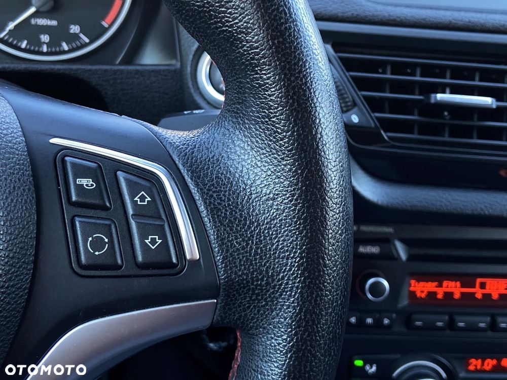 BMW X1 xDrive18d Sport Line - 36