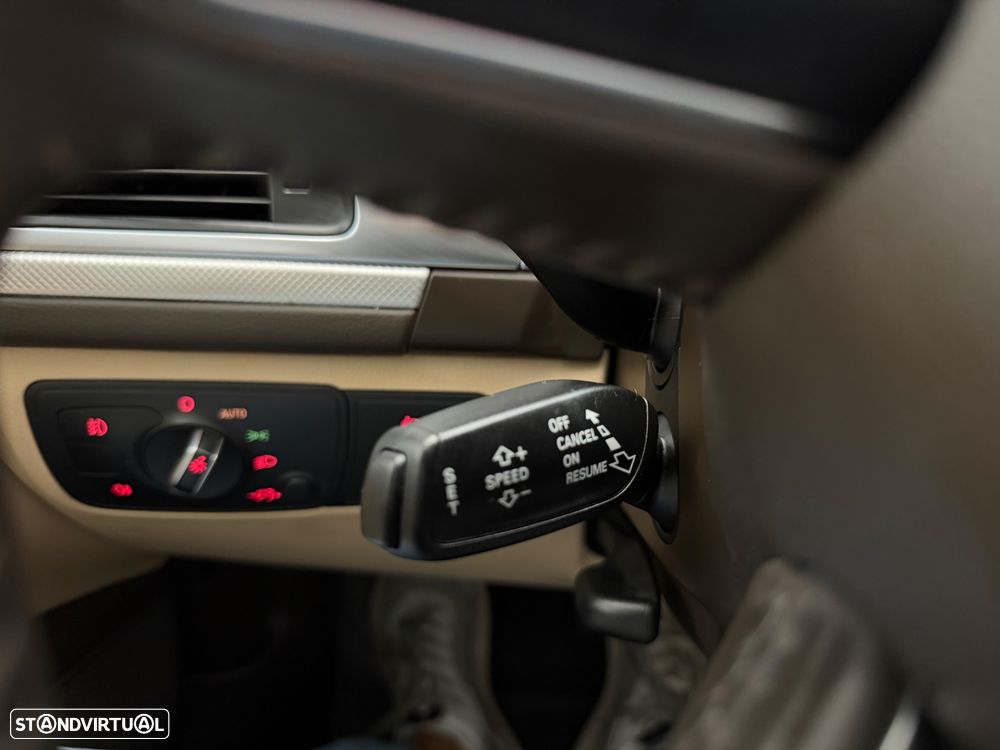 Audi A6 3.0 TDi V6 Exclusive Multitronic - 21