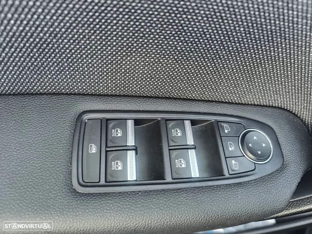 Renault Captur 1.6 E-Tech Full Hybrid Evolution - 11