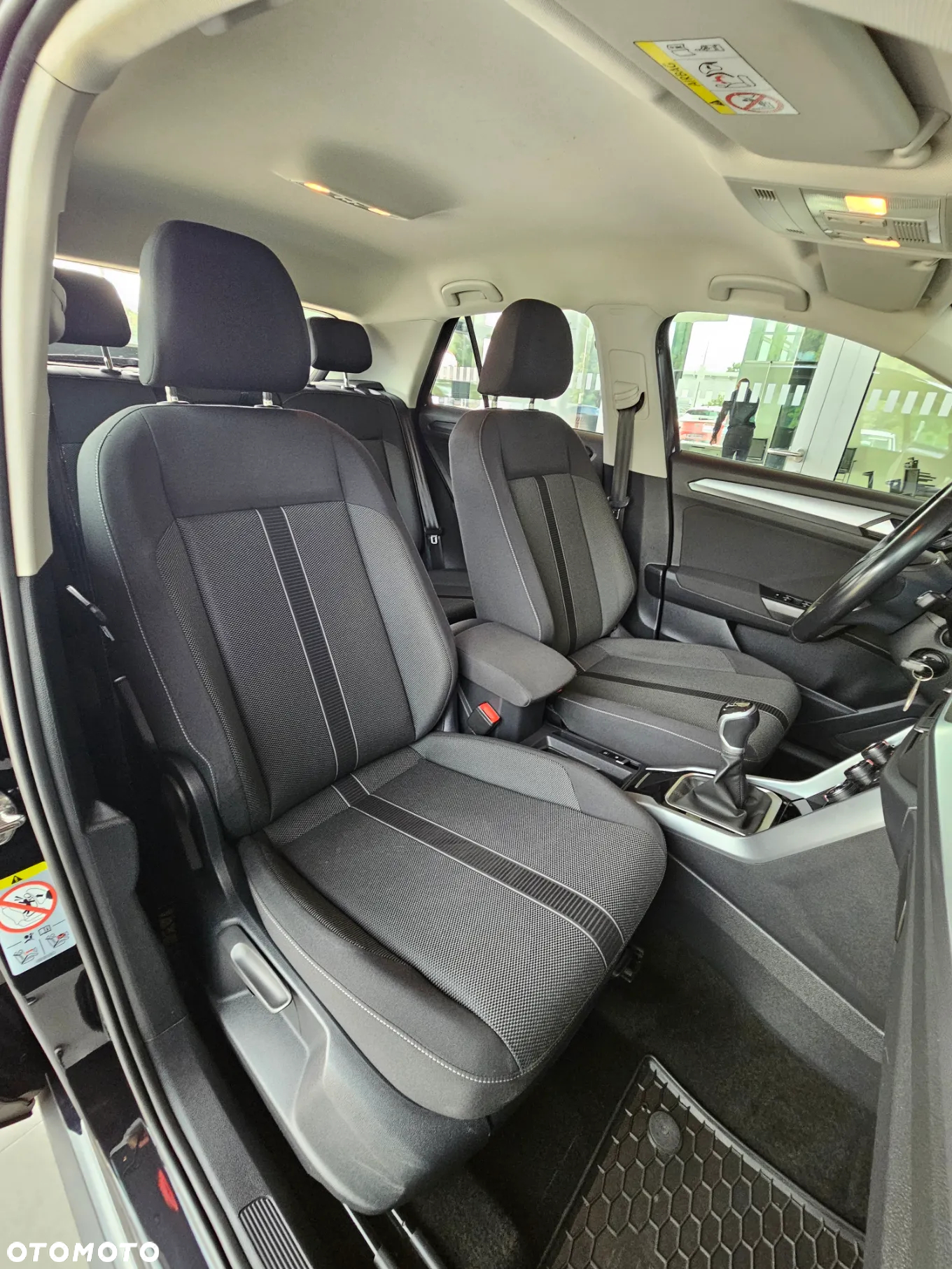 Volkswagen T-Roc - 30