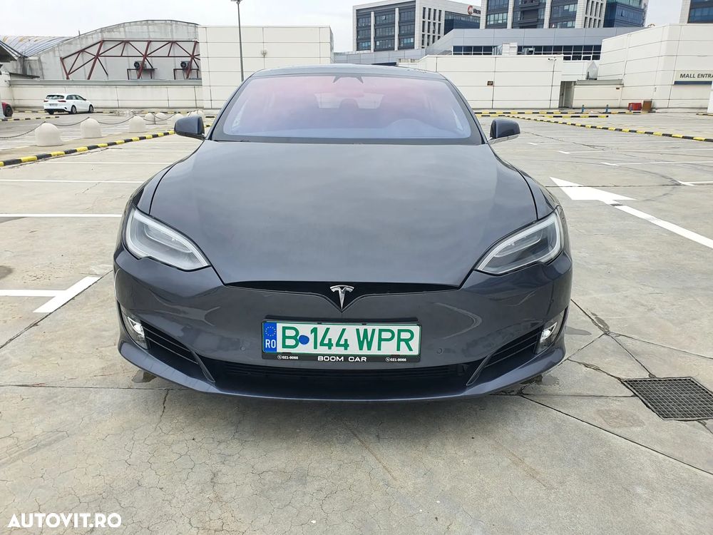 Tesla Model S - 10
