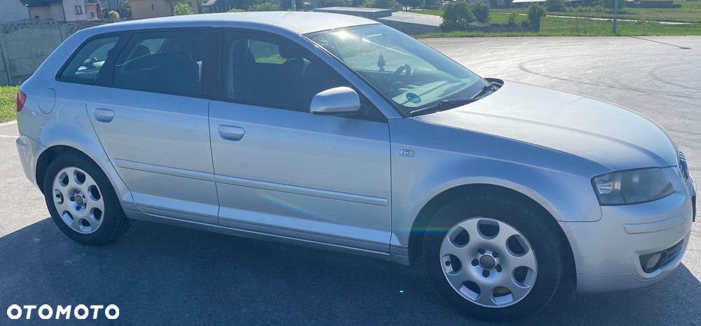 Audi A3 Sportback 1.6 Ambiente - 4