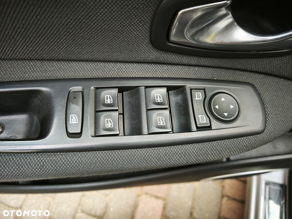 Renault Scenic 1.6 16V 110 TomTom Edition - 29