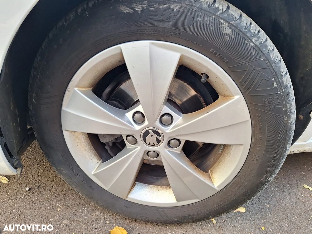 Skoda Octavia Combi Diesel 1.6 TDI Style - 15