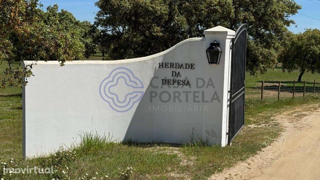 REFÚGIO EXCLUSIVO: ANTIGA ESCOLA PRIMÁRIA COM PROJETO APROVADO EM  ÉVO - Grande imagem: 5/60