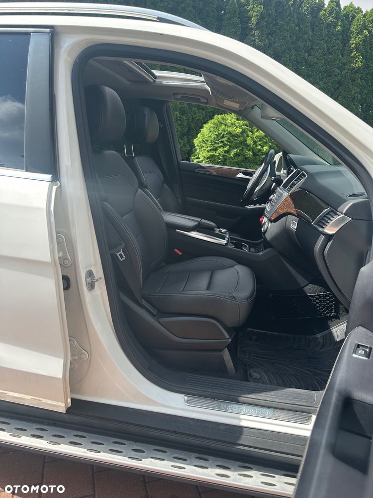 Mercedes-Benz ML - 12