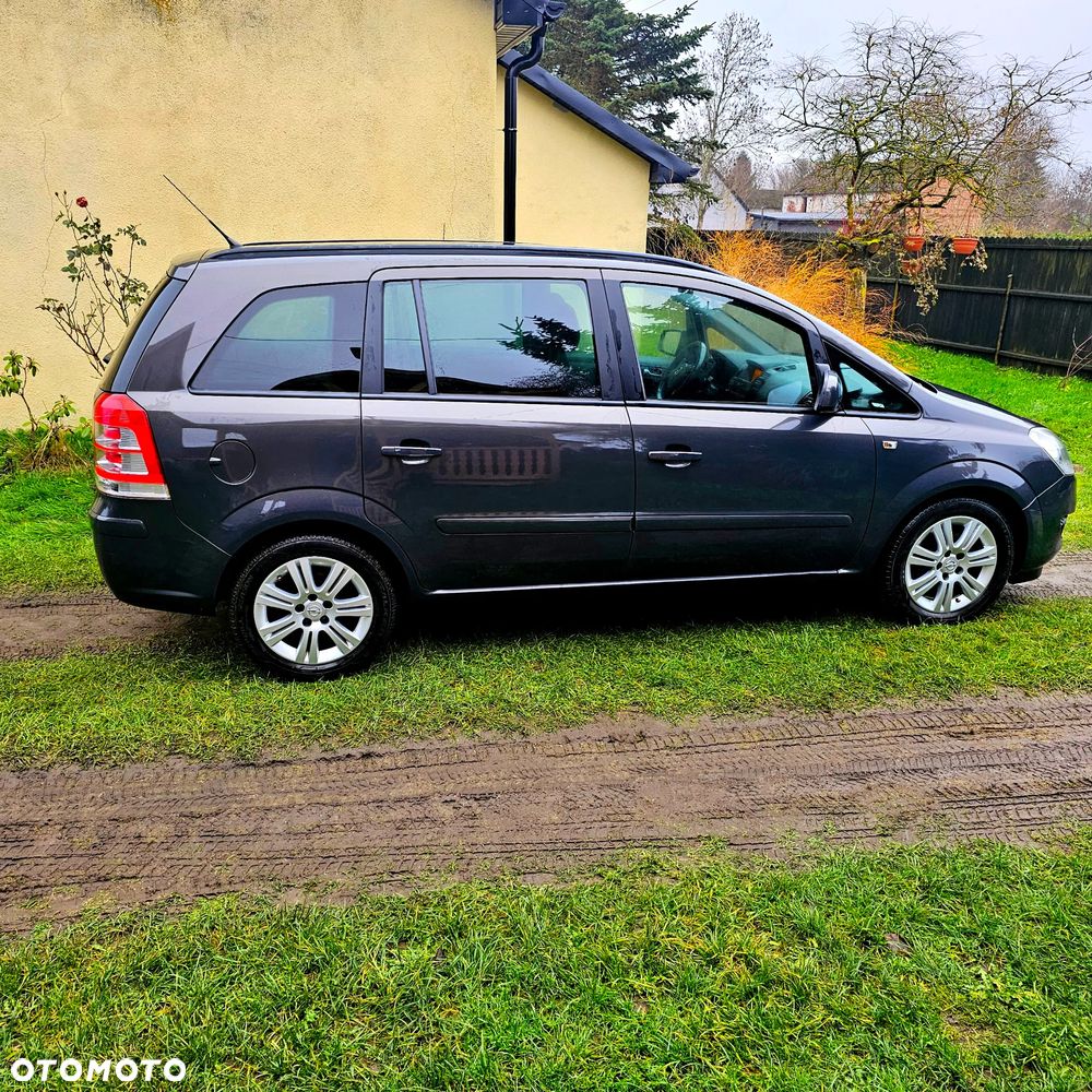 Opel Zafira 1.8 Family - 11