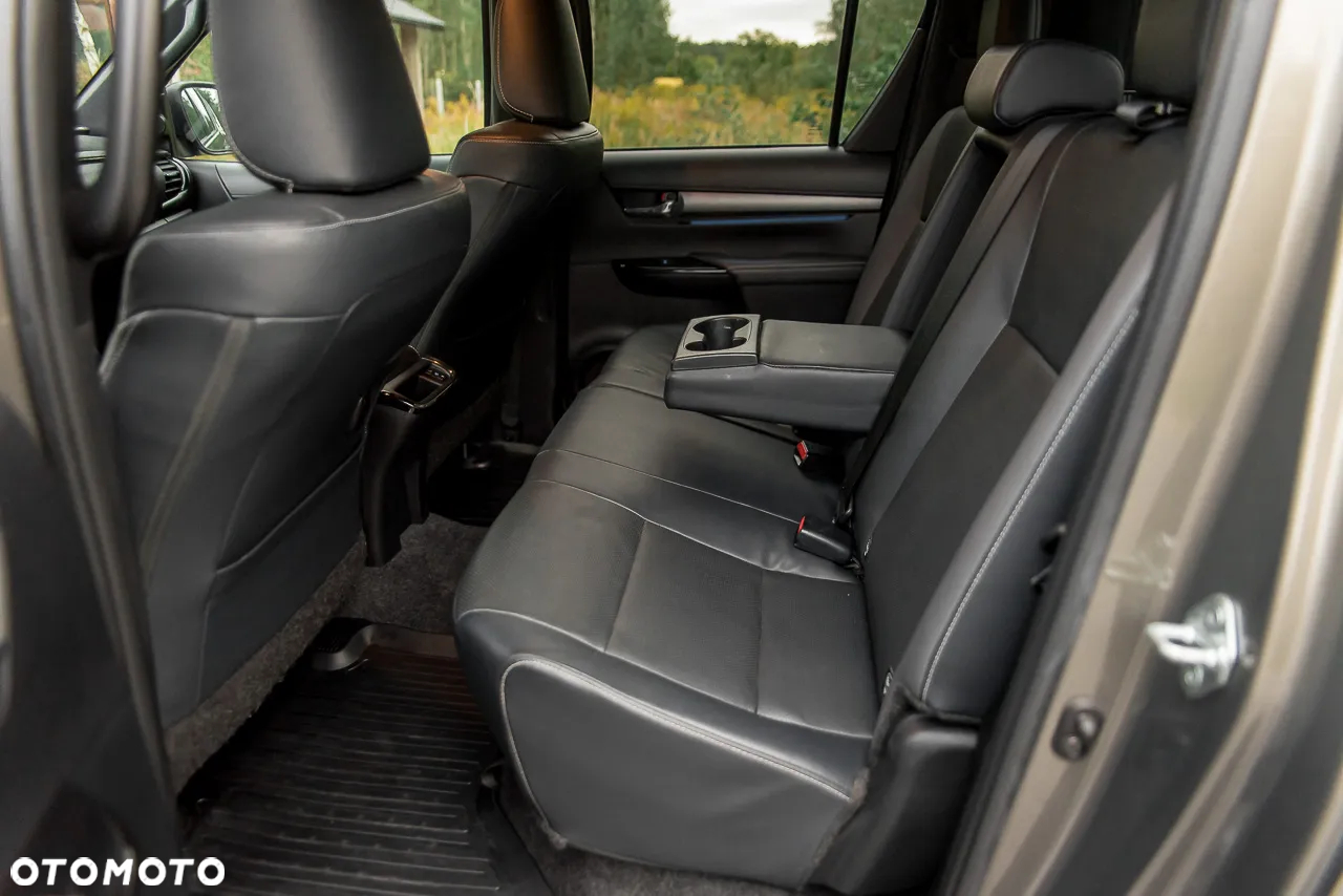 Toyota Hilux 2.8 D-4D Double Cab Invincible Sport 4x4 - 40