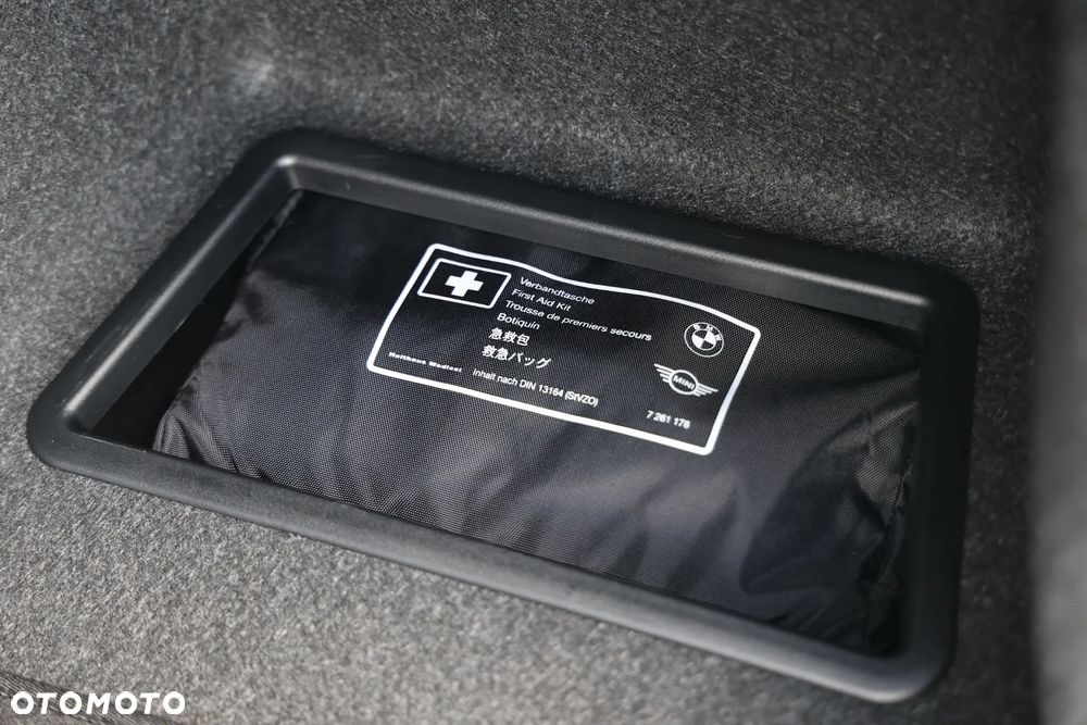 BMW Seria 3 330i xDrive M Sport - 35