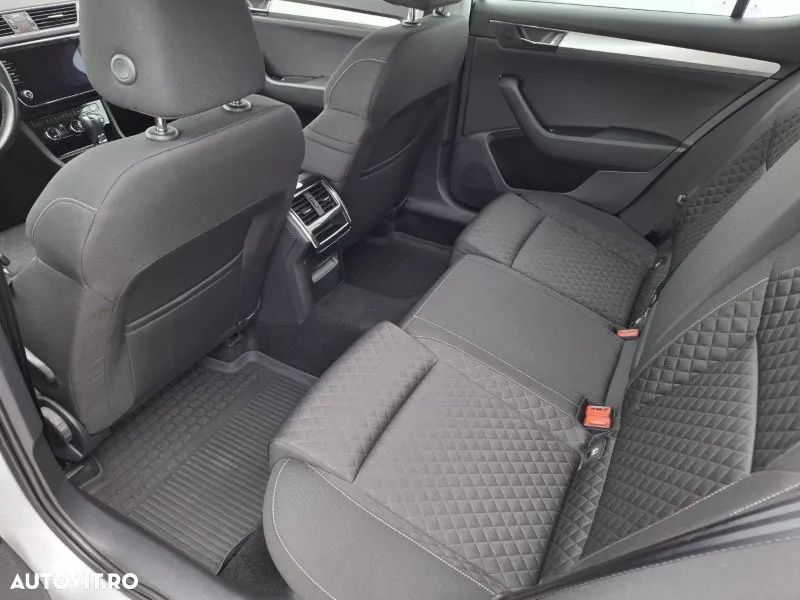 Skoda Superb 2.0 TDI DSG Ambition - 10