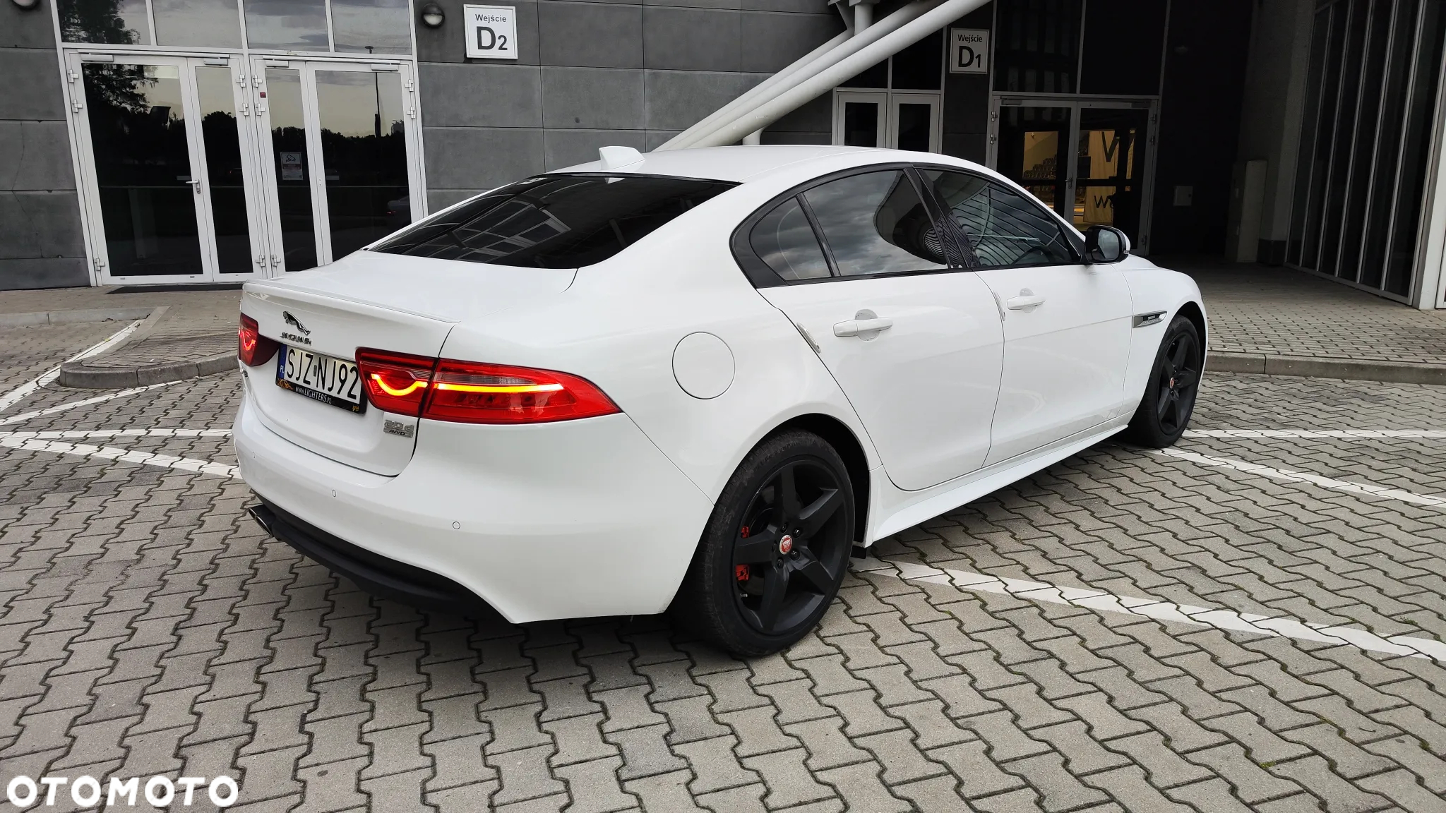 Jaguar XE 20d AWD R-Sport - 15