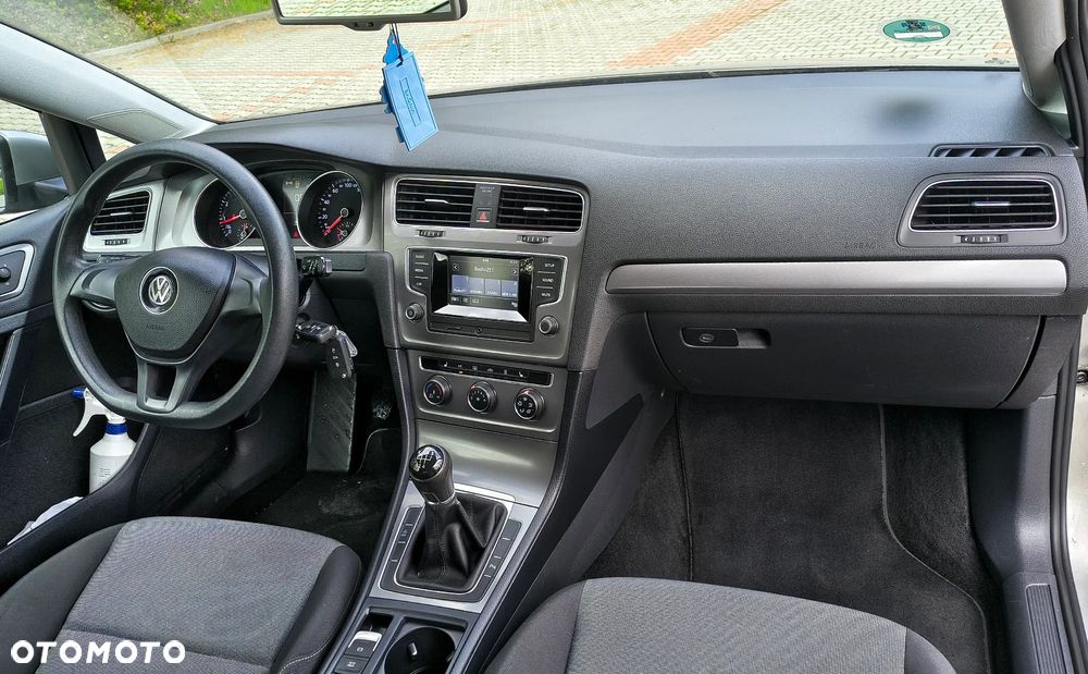 Volkswagen Golf - 8